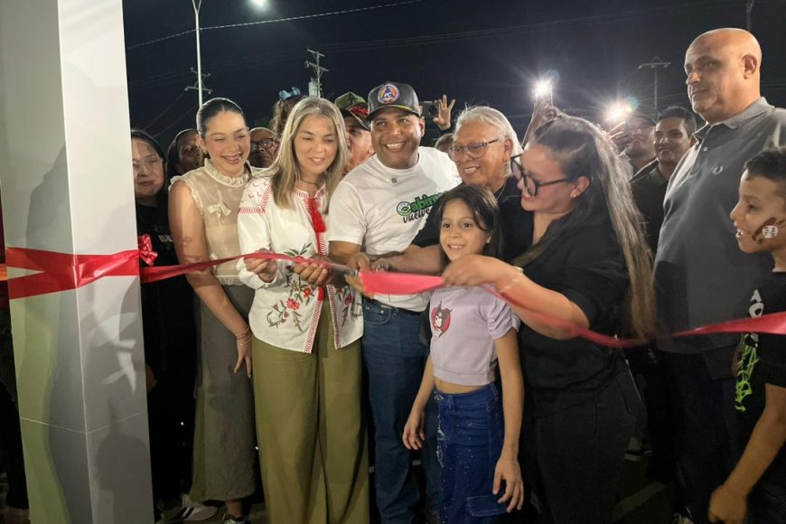 Alcalde Frank Carreño inauguró Primera Parada Inteligente en Cabimas