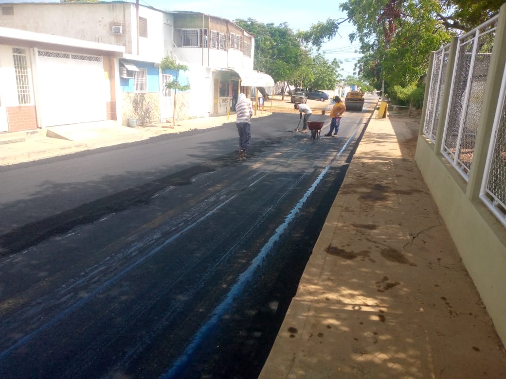 Más obras para Maracaibo: Alcaldía sustituye colectores y asfalta emj San Jacinto