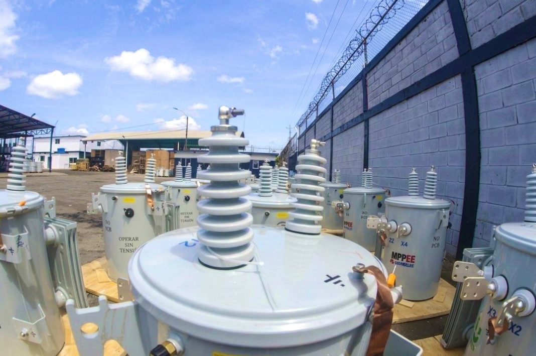 Gobernación del Zulia y Corpoelec distribuyen 16 transformadores en el Sur del Lago