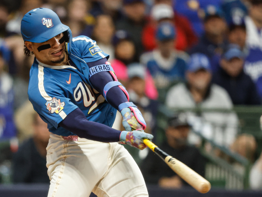 William Contreras impulsó tres con cuadrangular