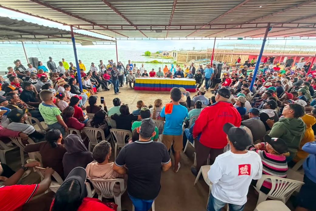 BARRANQUITAS: Gobernador Caldera y ministro Loyo activan agenda de 12 acciones en asamblea de pescadores