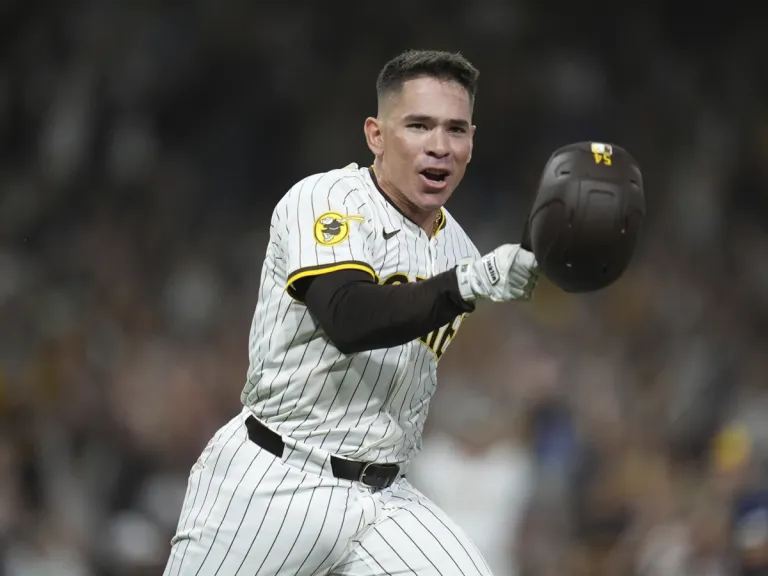 Freddy Fermín con jonrón cortó racha negativa de San Diego