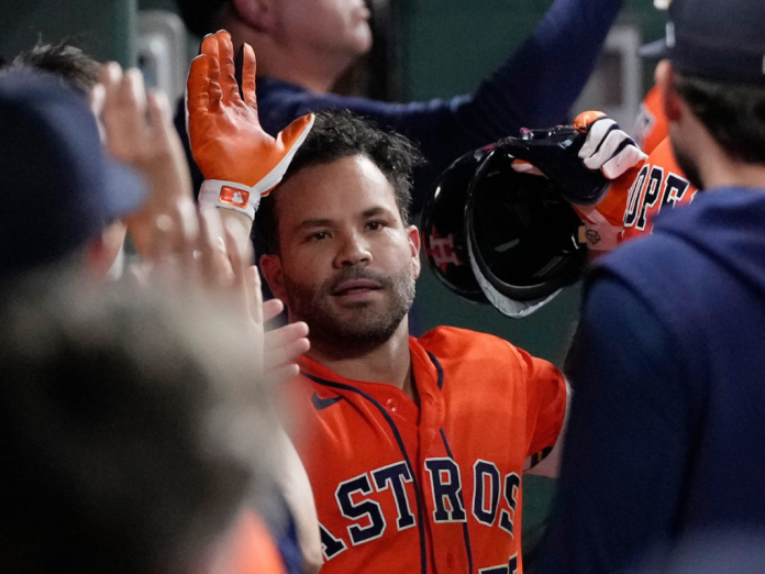José Altuve18