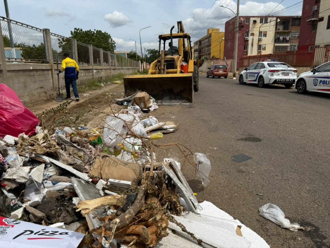 Bloques de Raúl Leoni y la “Doble Vía” saneados por la Alcaldía de Maracaibo