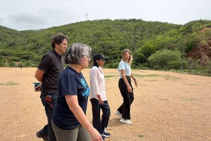 Delcy-Rodriguez-inspeccion-La-Guaira-696x464