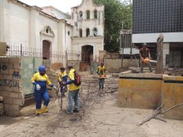 Alcaldía de Maracaibo al frente de la obra: Sacan 16 toneladas de desechos del Templo San Felipe Neri