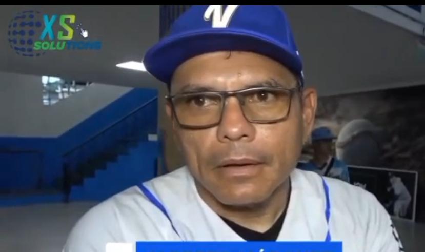 Alejandro Márquez manager del equipo Senior de Pequeñas Ligas Coquivacoa