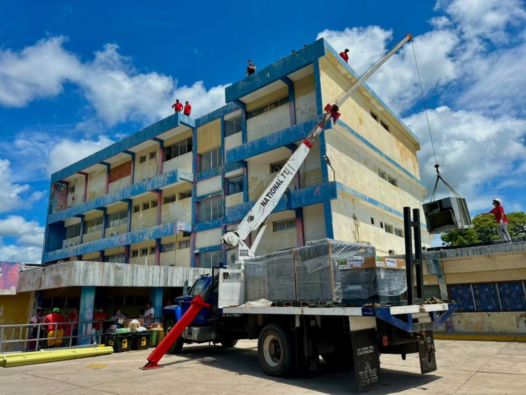 Se armó el Hospital de Rosario de Perijá: Luis Caldera entregó 75 toneladas de aire acondicionado para áreas esenciales