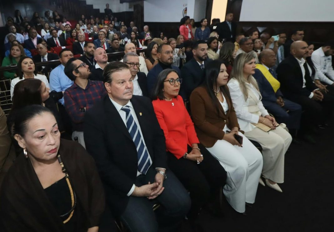 Merecido reconocimiento a comunicadores zulianos: Día del Periodista