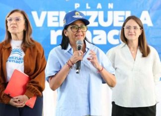 Otras 102 viviendas entregó la presidenta Delcy en Caracas