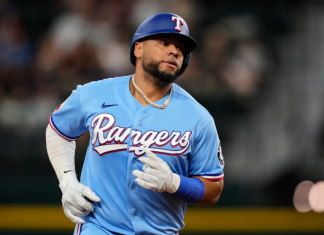 Elías Díaz con largo garrotazo guió a Texas