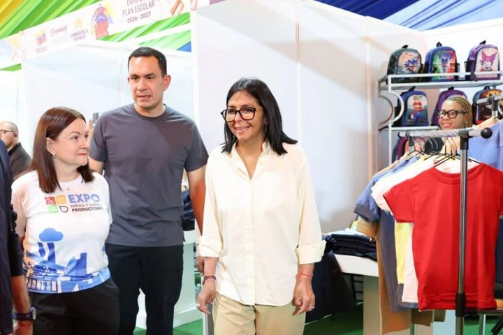 PRESIDENTA DELCY:120 ferias escolares en todo el país con útiles y uniformes a precios solidarios