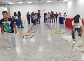 Niños activos y creativos con la Caja Mágica de Fundabiblioteca