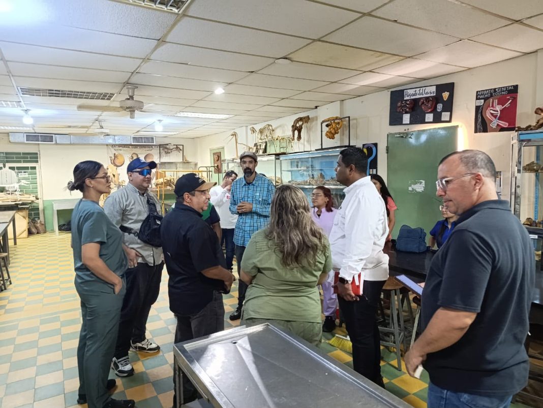 Gobernación del Zulia inspeccionó laboratorios de la FCV-LUZ para proyectar el único centro de suero antiofídico del estado