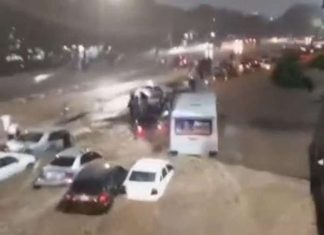 Caracas azotada por las lluvias: Onda Tropical 40 desbordó el río Valle
