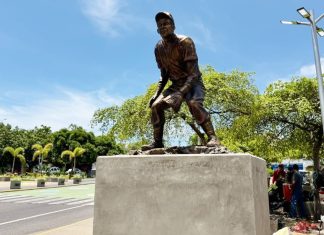 Luis Aparicio regresó a Maracaibo inmortalizado en una estatua en su honor