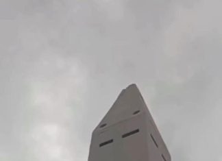 Vientos tumbaron la punta del obelisco de la Plaza de la República