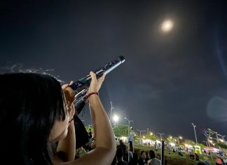 Espectaculo astronómico en el Parque Ana María Campos:El pueblo admiró impactado el eclipse parcial