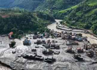 Casi 600 muertos tras la riada en Nepal