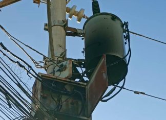 Vecinos de la Calle Paraguaipoa de Ziruma piden a gritos arreglen el transformador que explotó