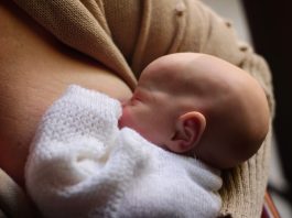 Lactancia materna reduce hasta en 4,3 % el riesgo de cáncer de mama por año acumulado