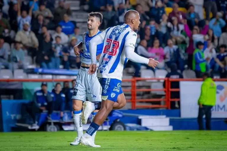 Salomón Rondón marcó doblete, pero no evitó derrota del Pachuca