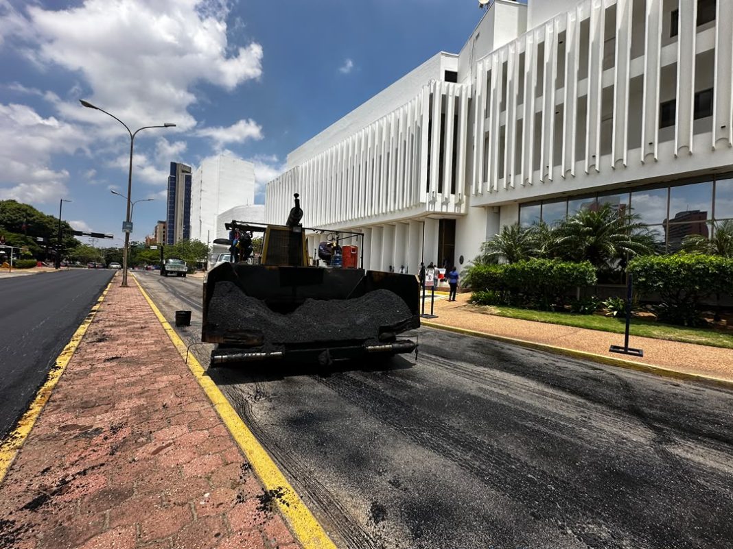Alcaldía sigue recuperando espacios: Culminó asfaltado de Av. 20 desde 5 de Julio hasta Maternidad Castillo Plaza