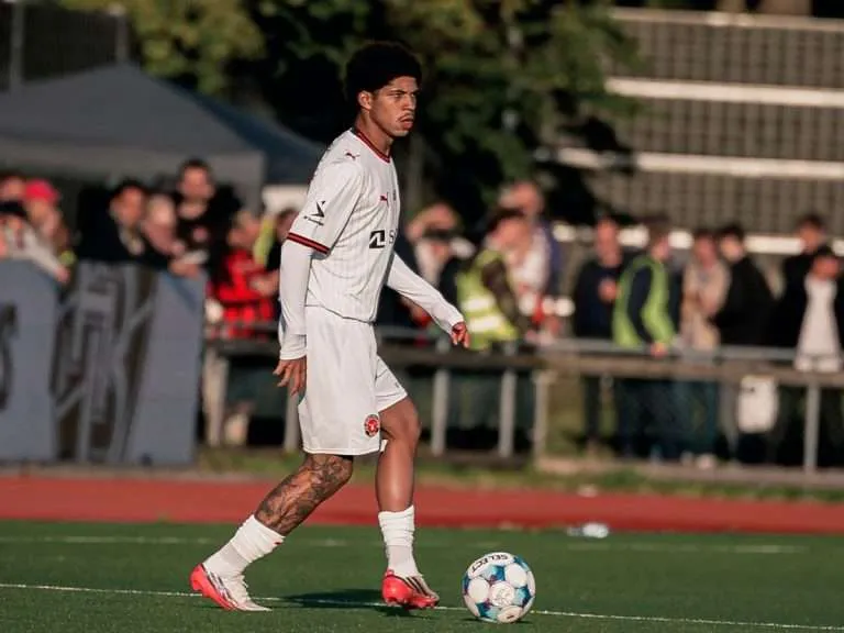 Venezolano David Martínez se lesionó en su debut en Dinamarca
