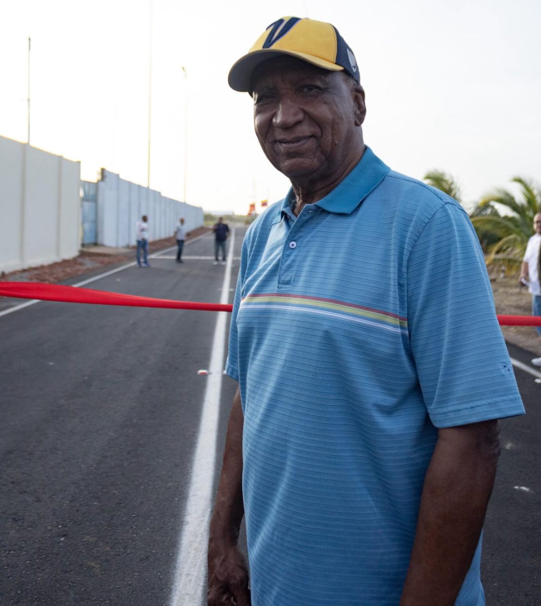 Alcaldía de Maracaibo honra a Lino Connel con orden San Sebastián y la Av 24 con su nombre