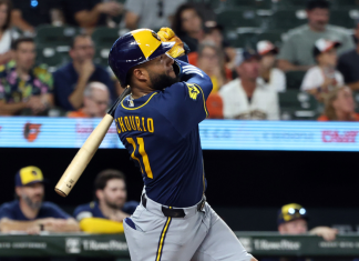 Jackson Chourio sacó el 25 y Senzatela salvó en el triunfo 100 de Milwaukee