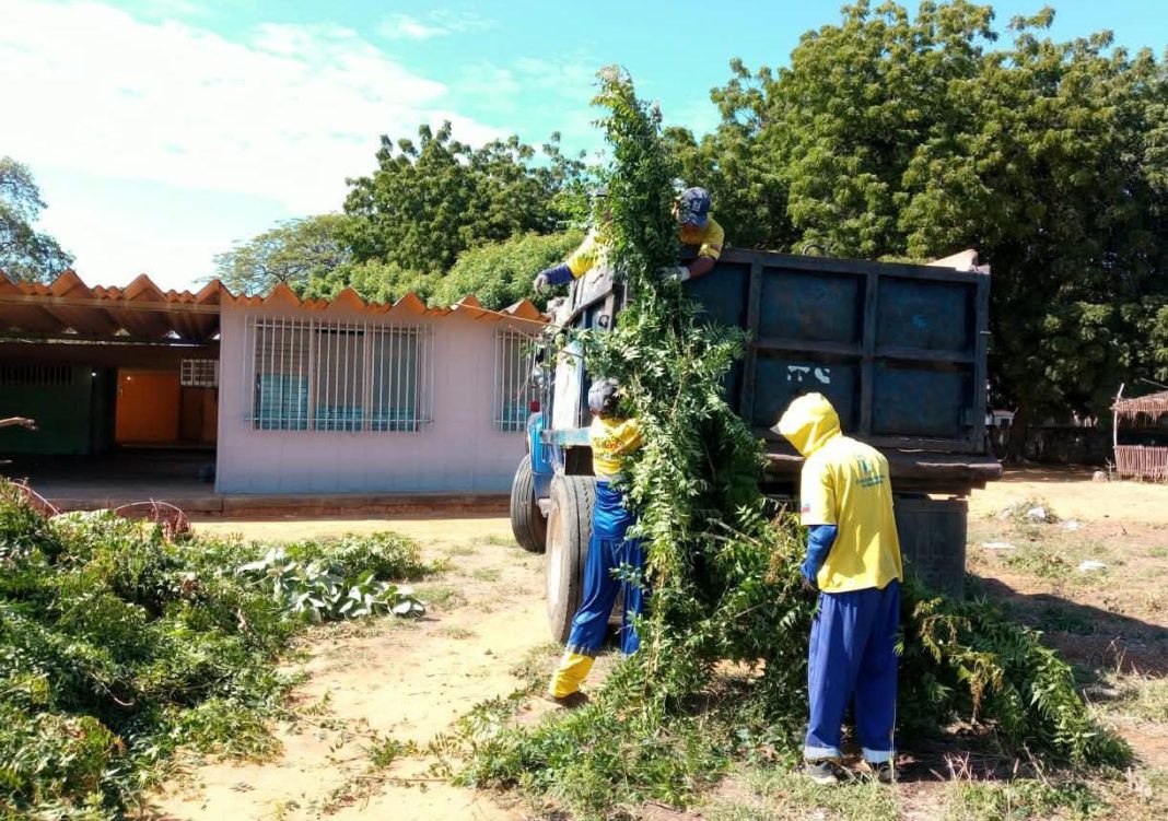Alcaldía de Maracaibo desplegó operativo especial de saneamiento en el oeste de la ciudad