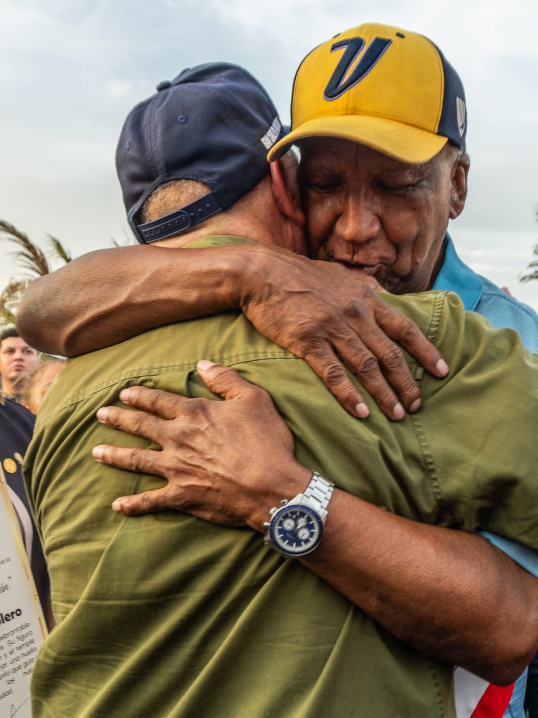 Lino Connel: «Es muy emotivo recibir este homenaje de la Alcaldía de Maracaibo junto al pueblo»