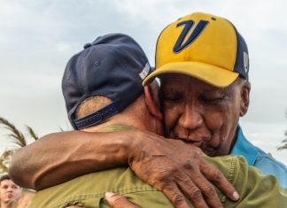Lino Connel: «Es muy emotivo recibir este homenaje de la Alcaldía de Maracaibo junto al pueblo»
