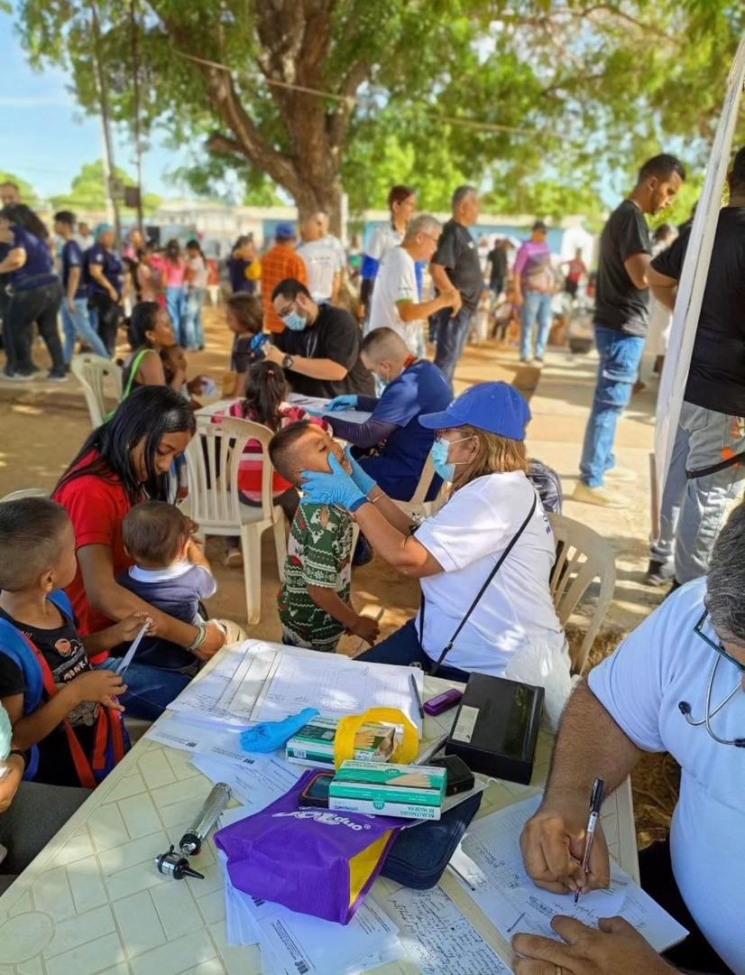 Madre Rafols va a tu Parroquia benefició a 600 pacientes en Sector El Níspero de Maracaibo