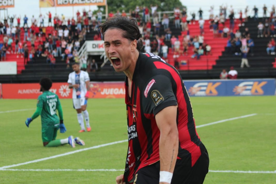 El volante Víctor Navas disfruta su buen momento con Portuguesa FC