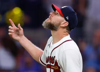 Chris Sale ponchó a 10 y llegó a 200 en la temporada