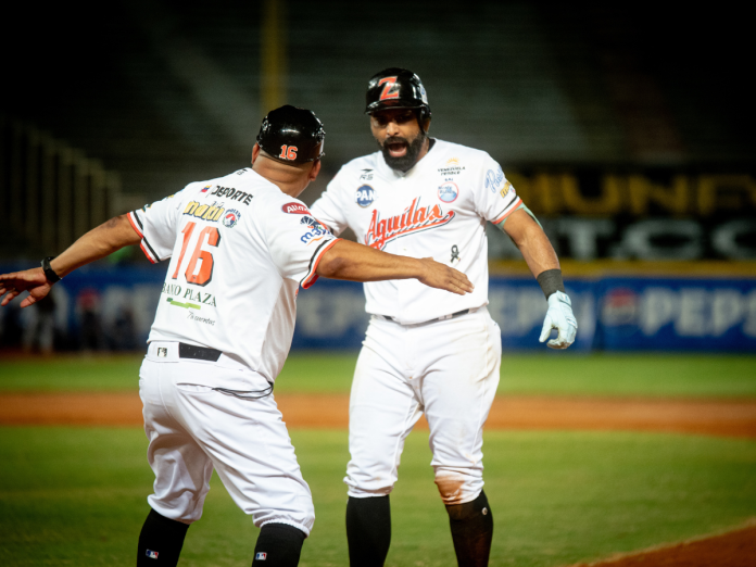 Águilas apaleó a los Tigres 13 por 2 en Maracay