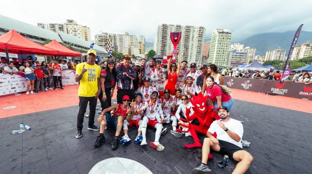 Le volvieron a dar la vuelta: Diablos de la Bastidas se coronan bicampeones de Pelotica de Goma Vacílate Esto