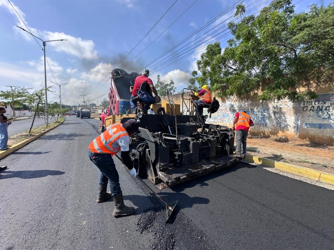 Consejo Superior del Asfalto evalúa avances del Plan Vial en Maracaibo