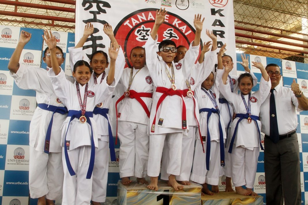 Dojo IMDEPREC brilla con oro y plata en el 54º Campeonato Nacional de Karate Do Tanabe Venezuela