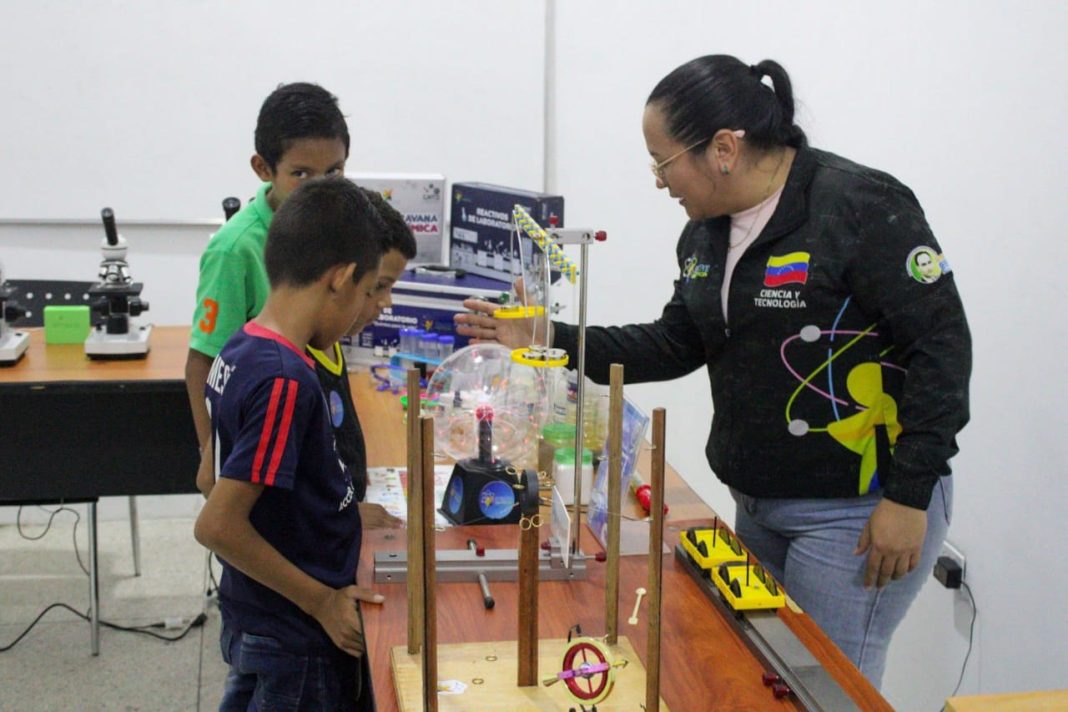 La pasión por la tecnología y la robótica es indetenible en Maracaibo