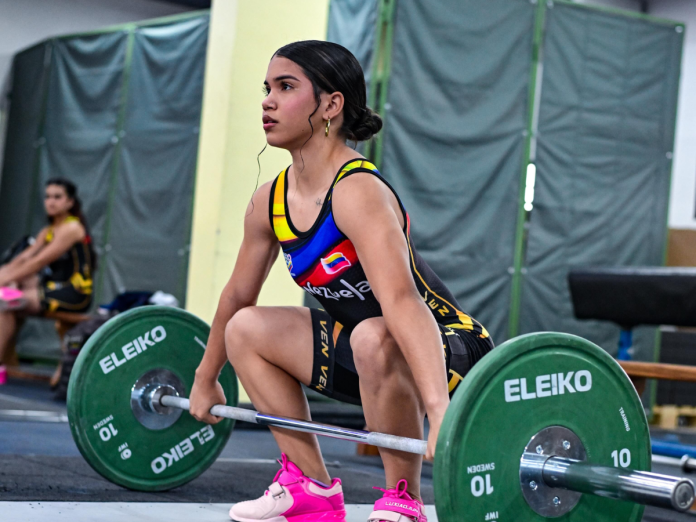 Falcón con 22 de oro, Campeón del Nacional de Pesas Sub 15 y Sub 17