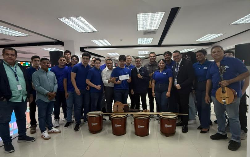 La gaita retumba con fuerza en escuales y universidades: Recibieron instrumentos de la Fundación Gaiteros de Corazón