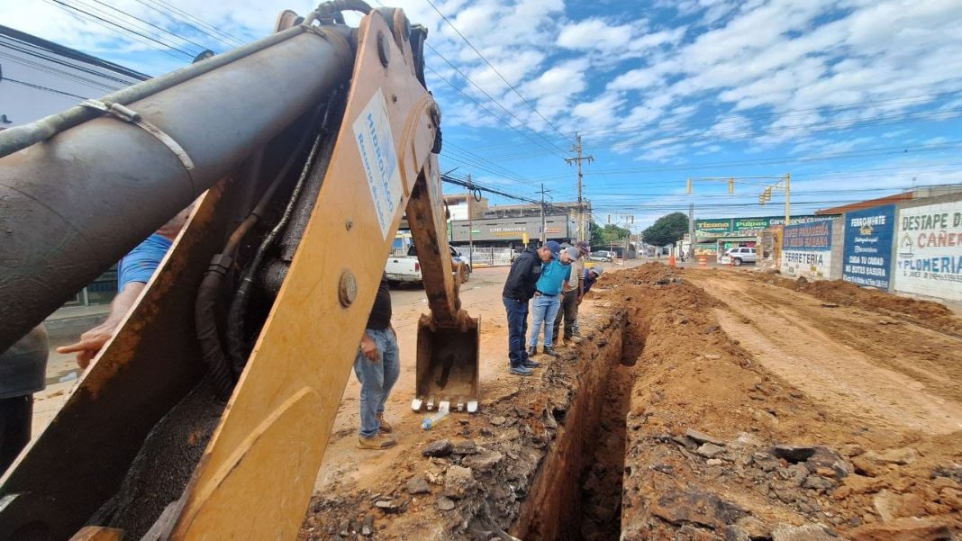 Gobierno nacional sustituye 120 metros de colector en Zulia