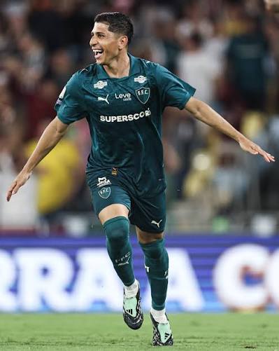 Jefferson Savarino firmó un triplete en goleada del Fluminense en Brasil