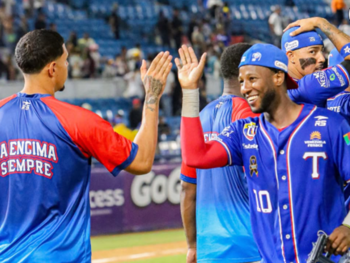 Tiburones le dio una pela a Magallanes en Valencia