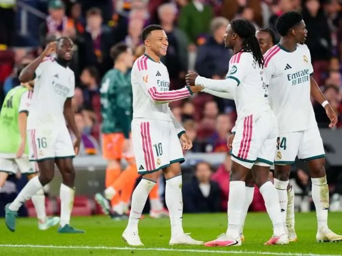 Doblete de Mbappé derrotó al Barcelona