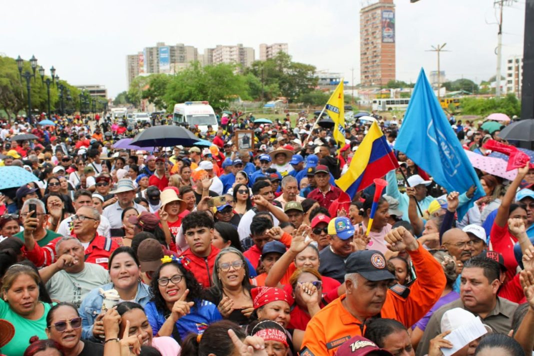 ¡14 años de la Victoria Perfecta!: El latido de Chávez en la voz del pueblo