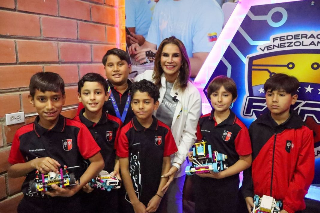 ¡Jóvenes semilleros científicos! Cuatro equipos marabinos compiten en Olimpiada Mundial de Robótica en Puerto Rico