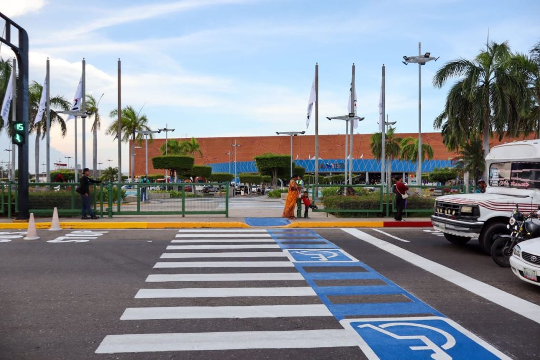Otro paseo peatonal reinauguró Di Martino: Orden frente al Sambil